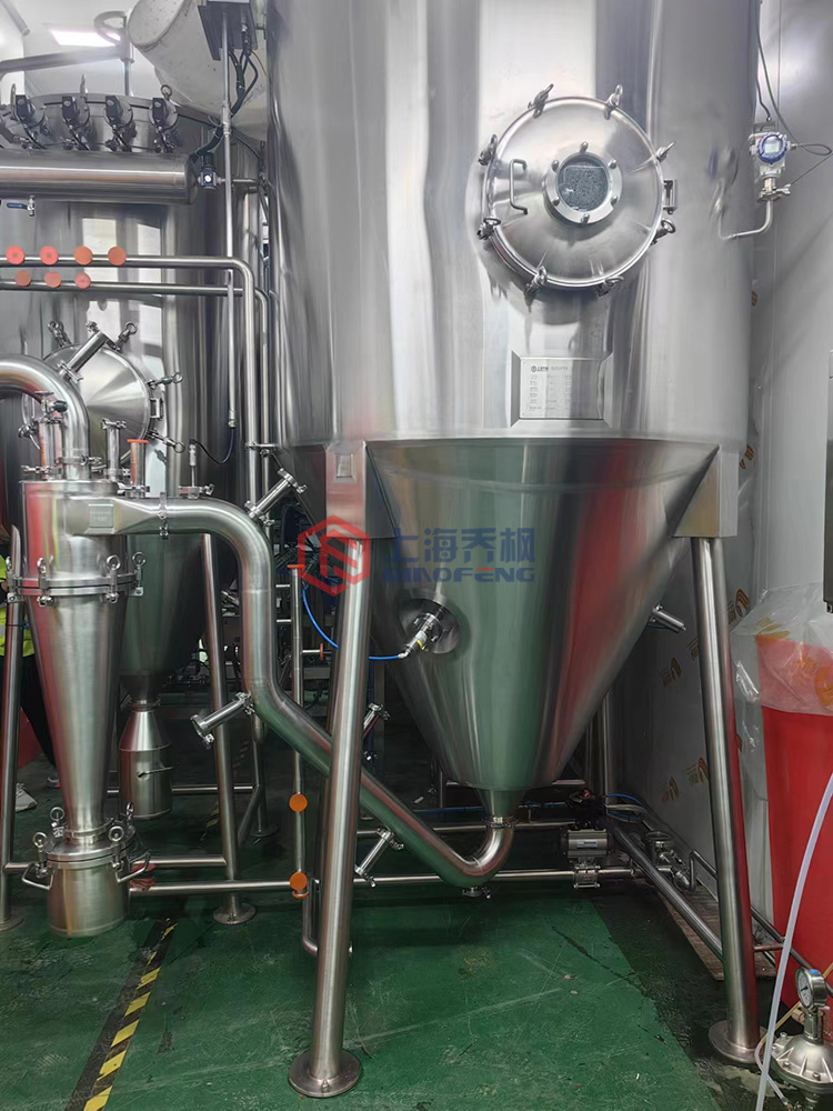 制藥用有機溶劑噴霧干燥機客戶現(xiàn)場安裝